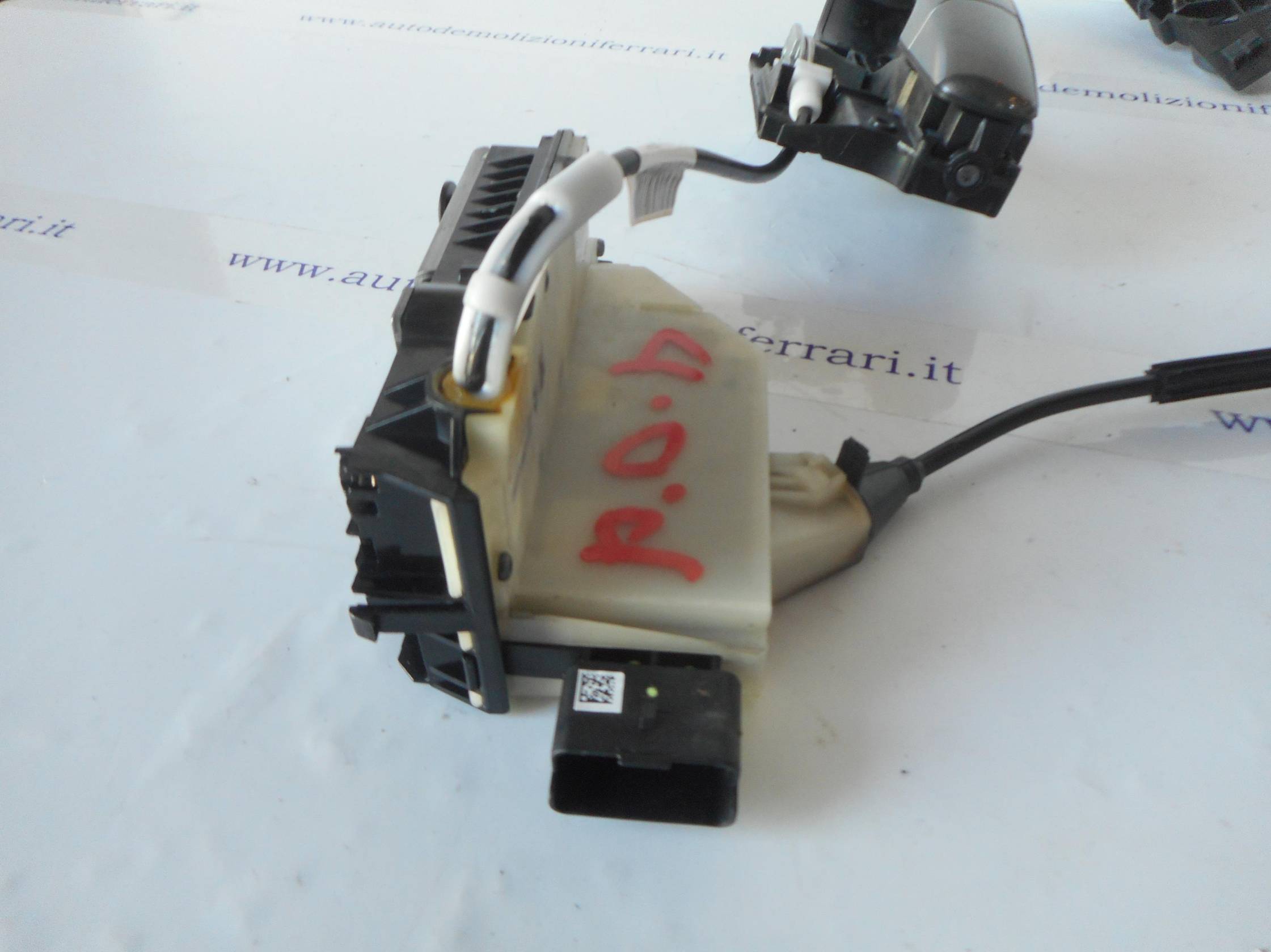 Serratura porta post. dx.